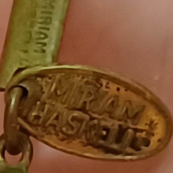 Vintage 1970s Miriam Haskell Vintage White Milk Glass Bead Necklace - Picture 5 of 5